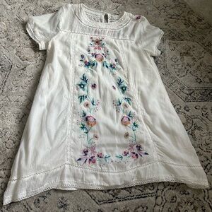 White short sleeve dress with embroidered detail. Size M